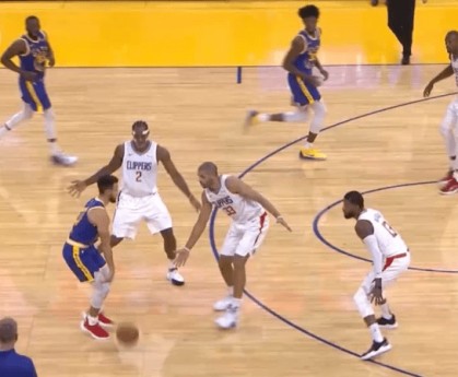  库里三分雨勇士逆转国王巩固太平洋赛区头名位置